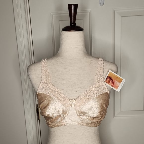 Amoena Other - AMOENA 2126 Annabelle Soft Cup Mastectomy Bra Pearl Beige Size 36B NWT